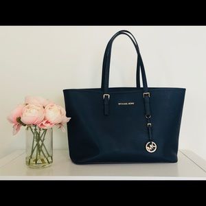 Michael Kors Large Jet Set Tote - Dark Navy